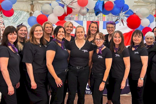 festive: choir, donkeys, sunday lunch