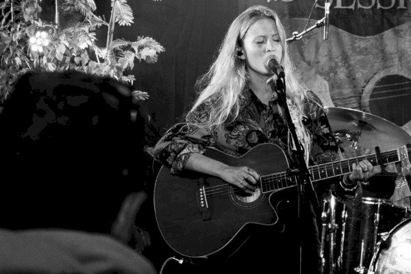 Daisy Mae, Rue, Ryan Jones