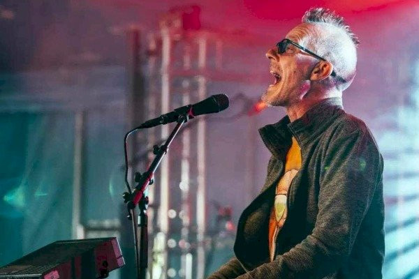  Tom Dale, George Brown, Helm De Vegas