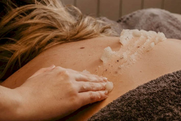 St Michaels Resort Scrub & Wrap