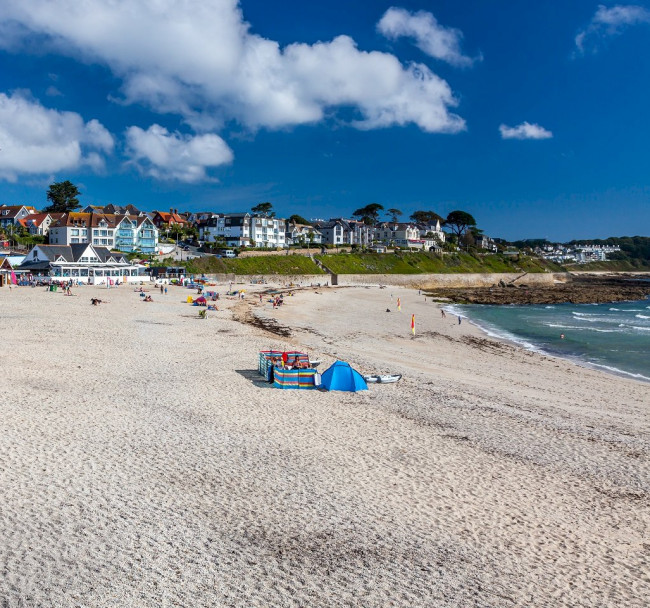 Beach tent or windbreak