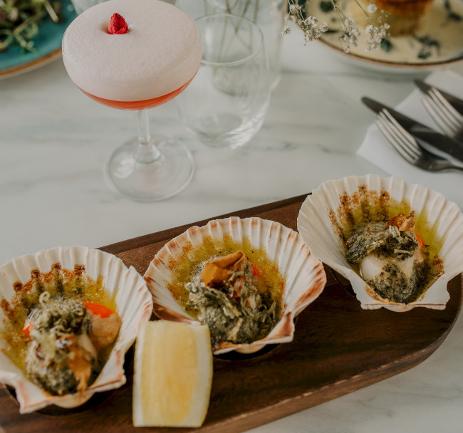 DINING BY THE SEA