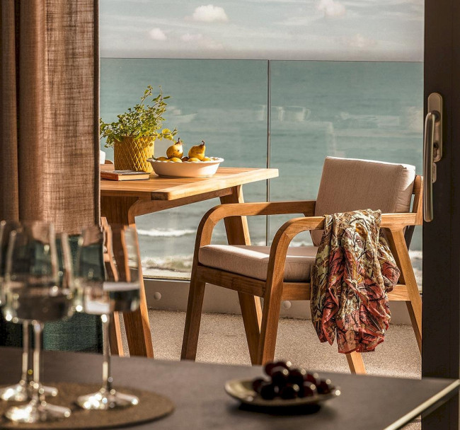 Stay a little longer