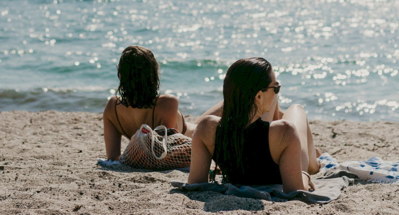 Sea swims