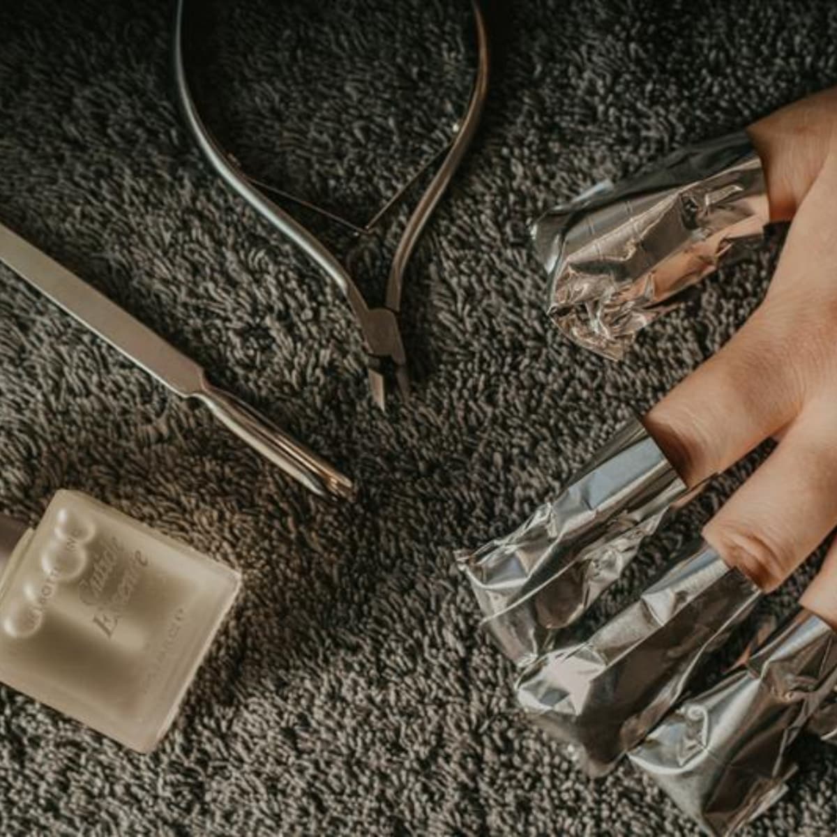The Gel Bottle Removal - Hand