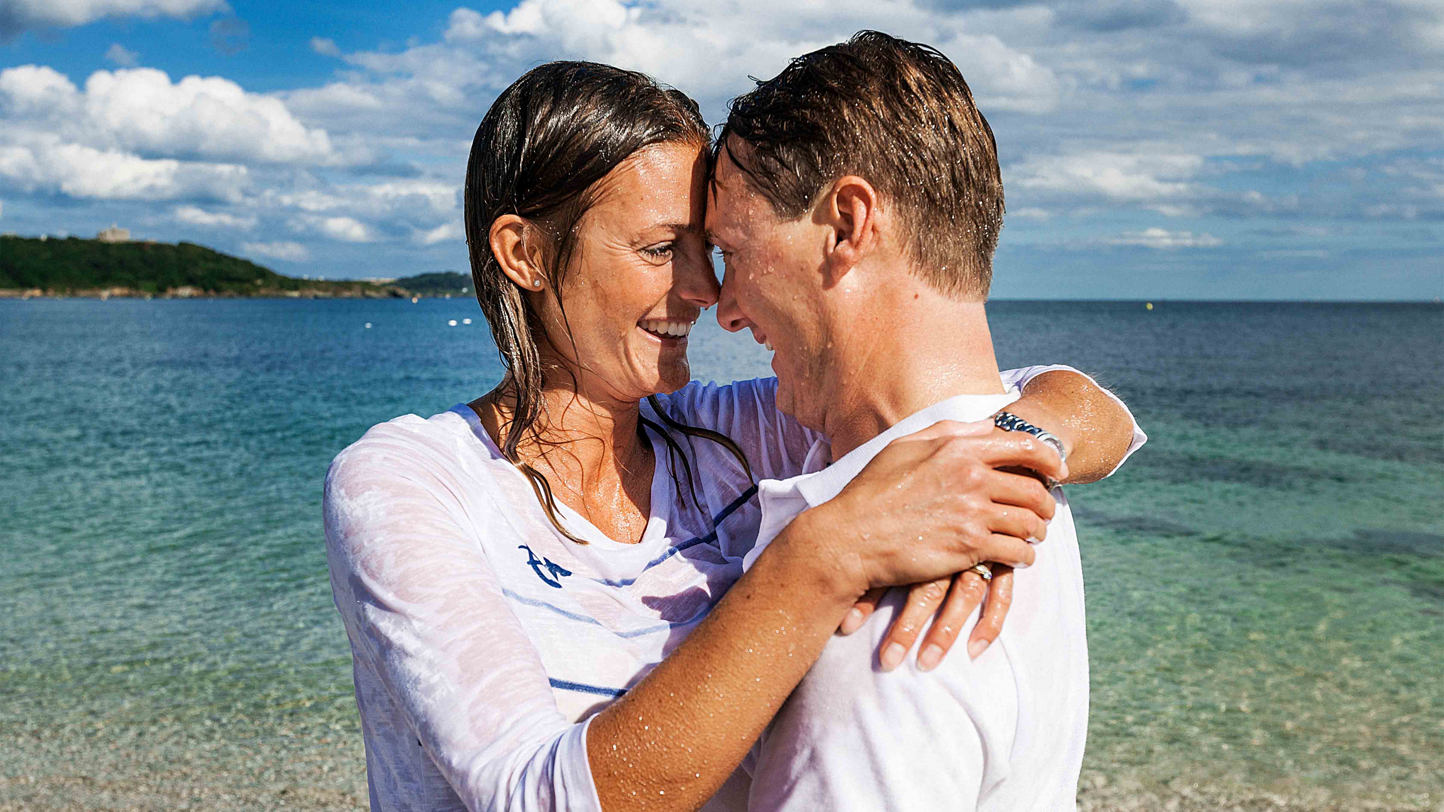 Gylly Beach Couple Hug