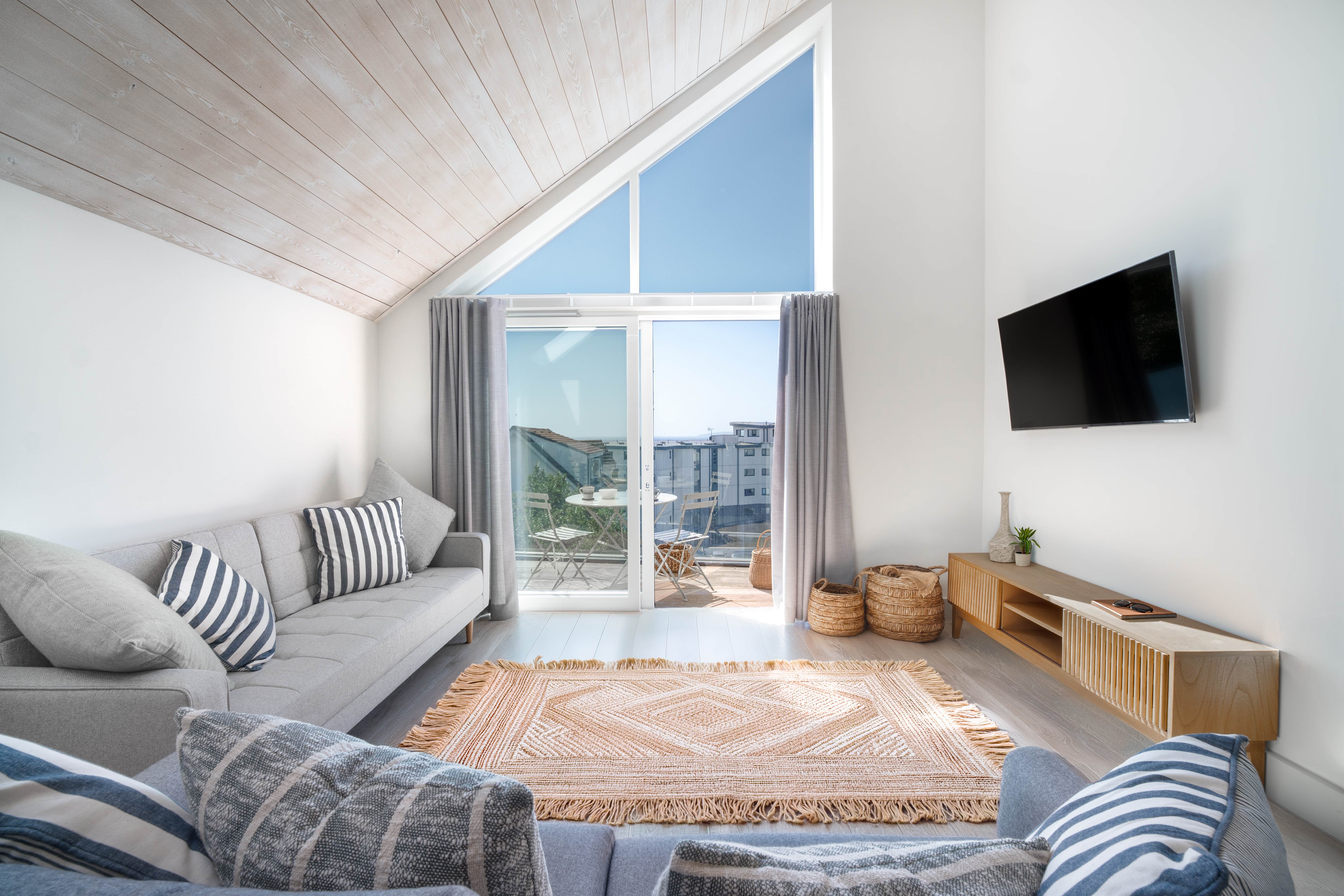 Captains Penthouse Apartment