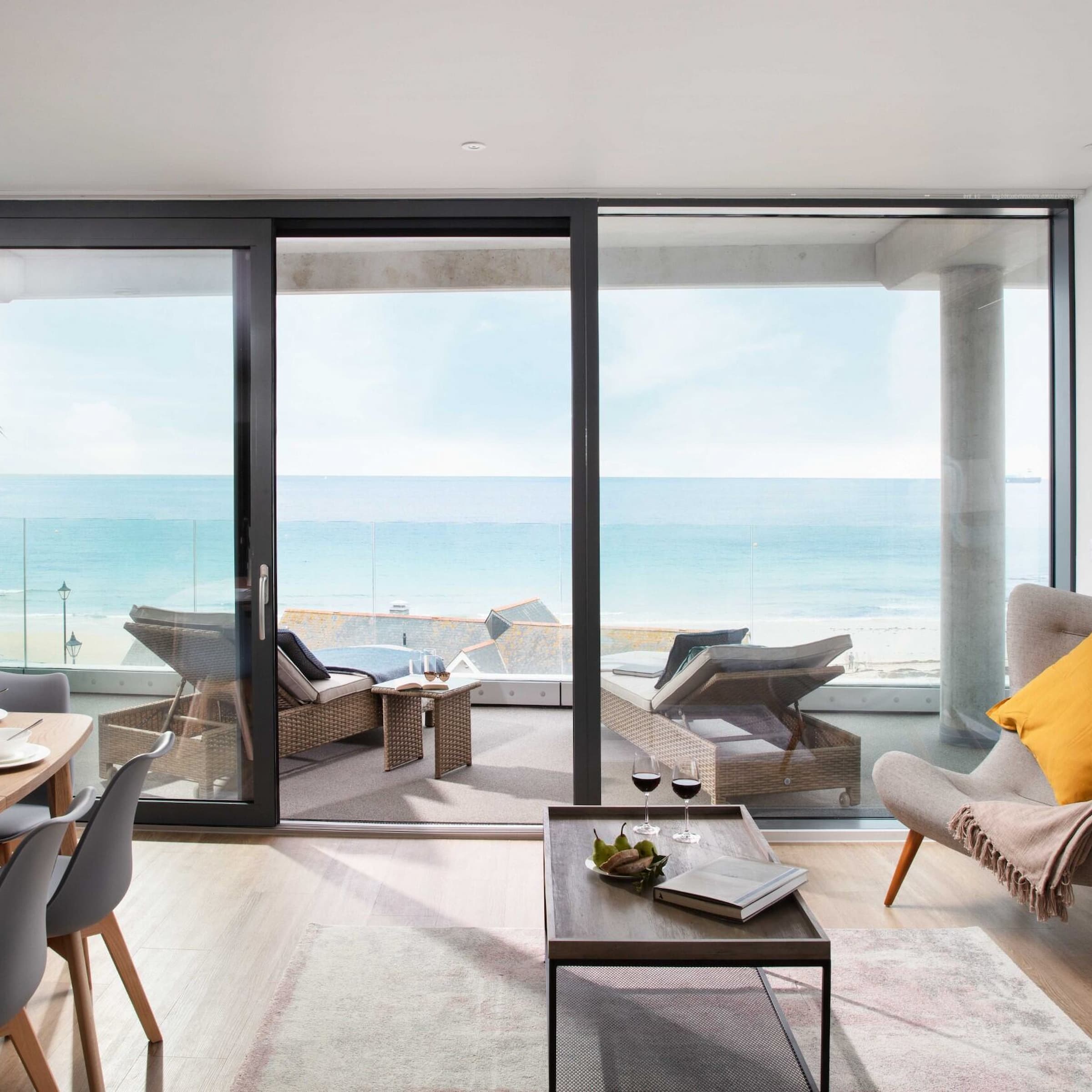 St Michaels Liner Apartment Sea View